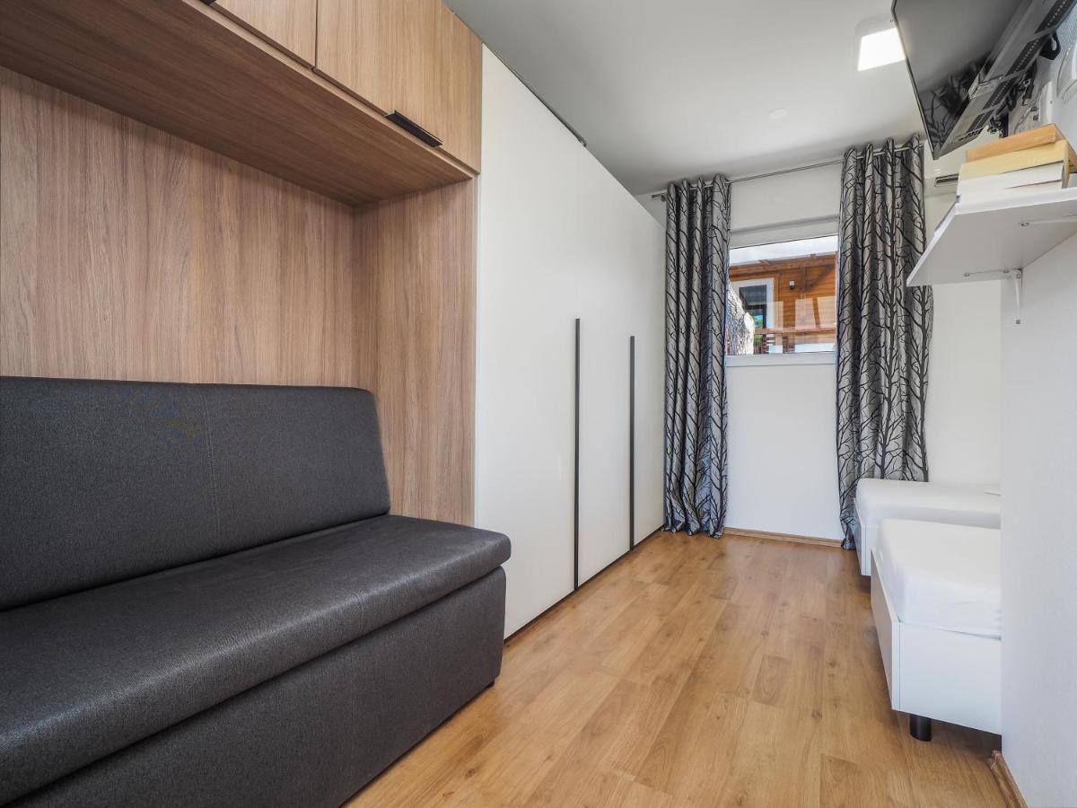 Mediteran Travel Mobile Homes Miran Pirovac Exterior photo