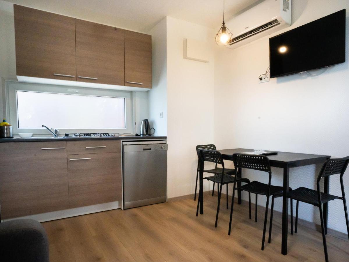 Mediteran Travel Mobile Homes Miran Pirovac Exterior photo